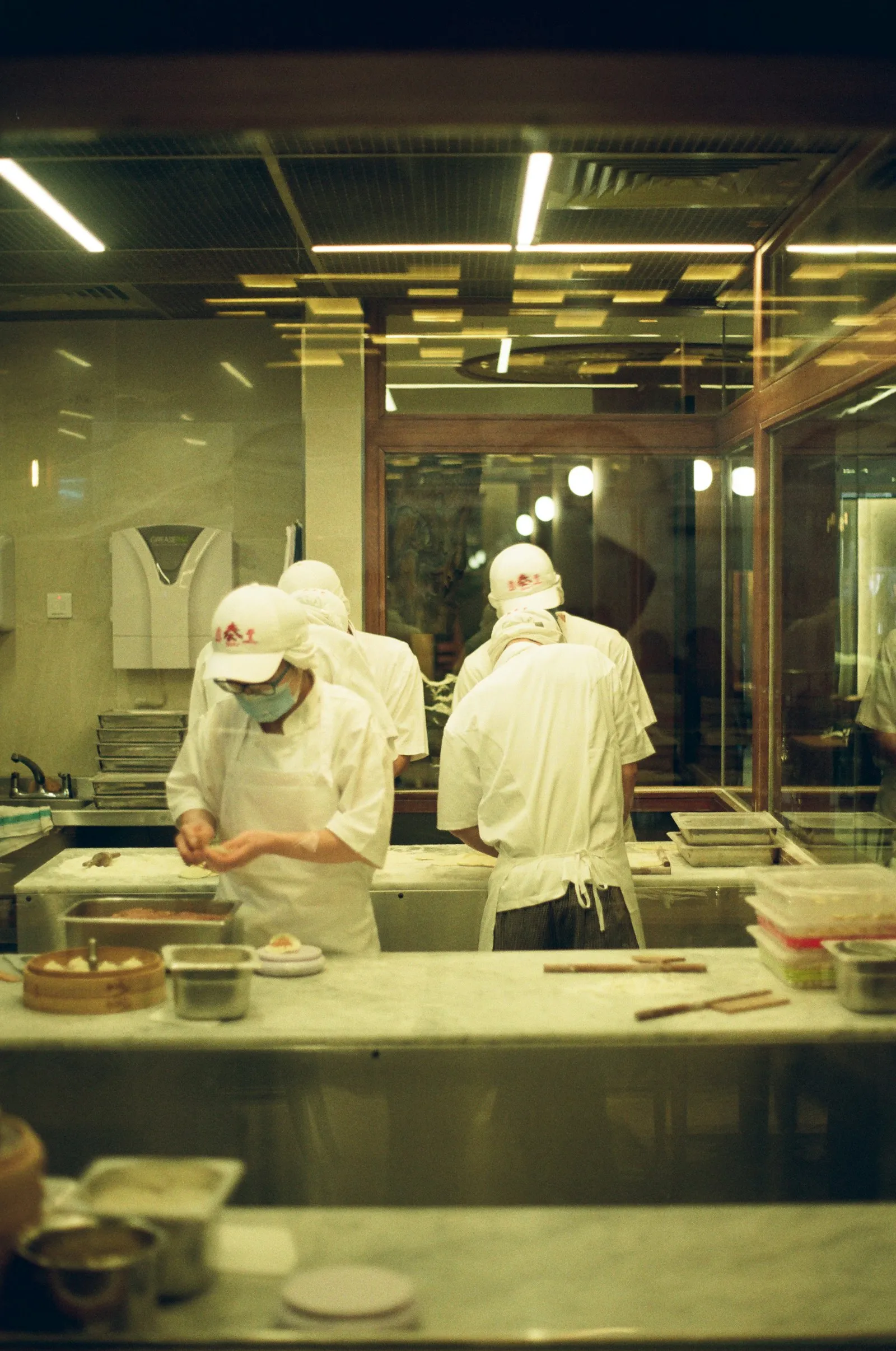 Eingespieltes Küchenteam bei der Arbeit